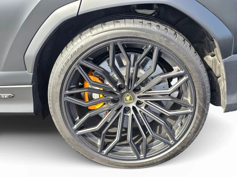 2025 Lamborghini Urus SE - Image 22 of 31