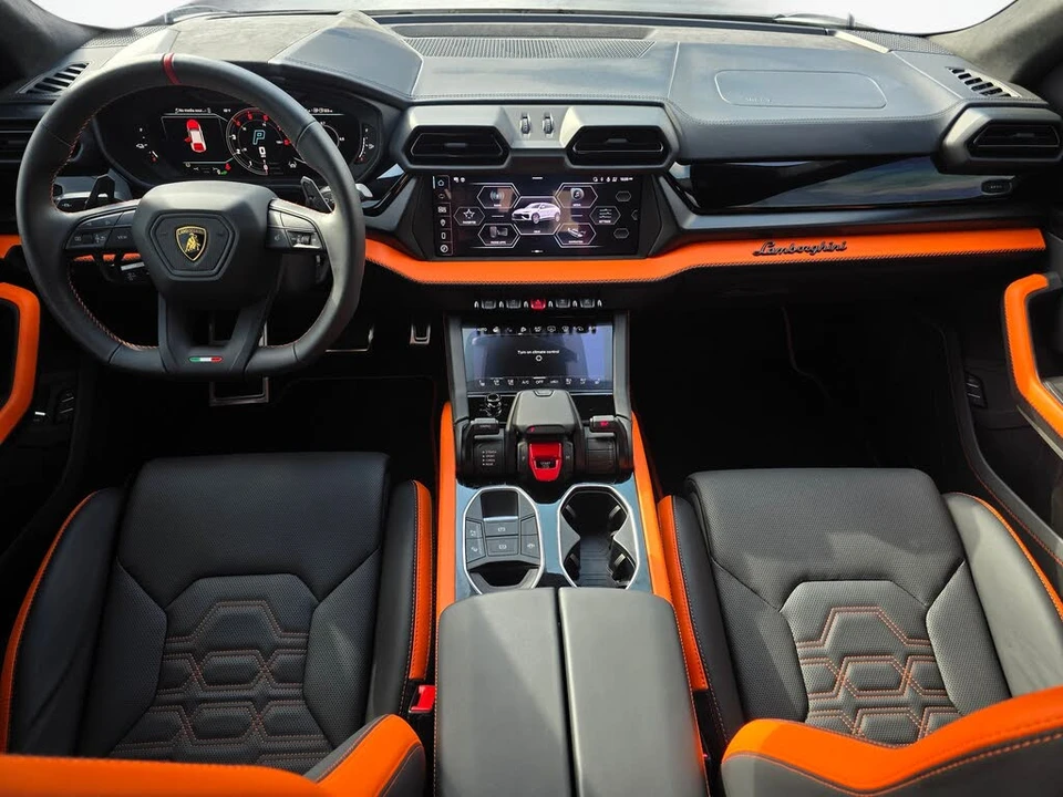 2025 Lamborghini Urus SE - Image 17 of 31