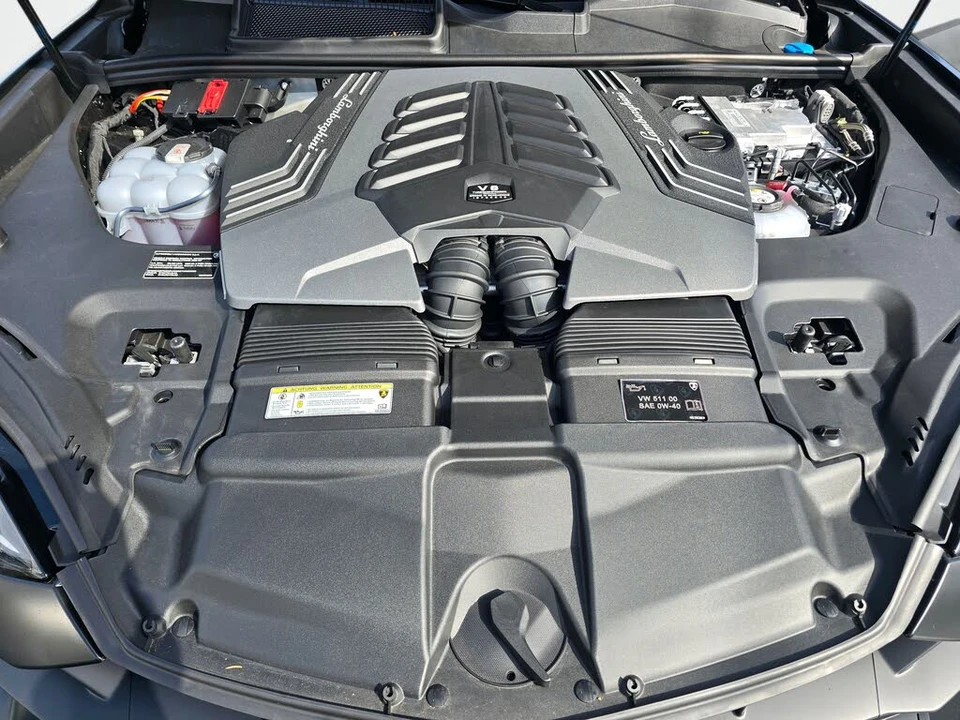 2025 Lamborghini Urus SE - Image 11 of 31