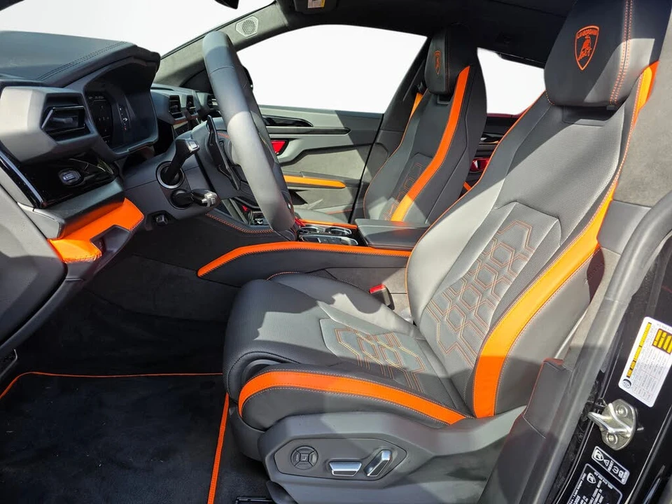 2025 Lamborghini Urus SE - Image 13 of 31