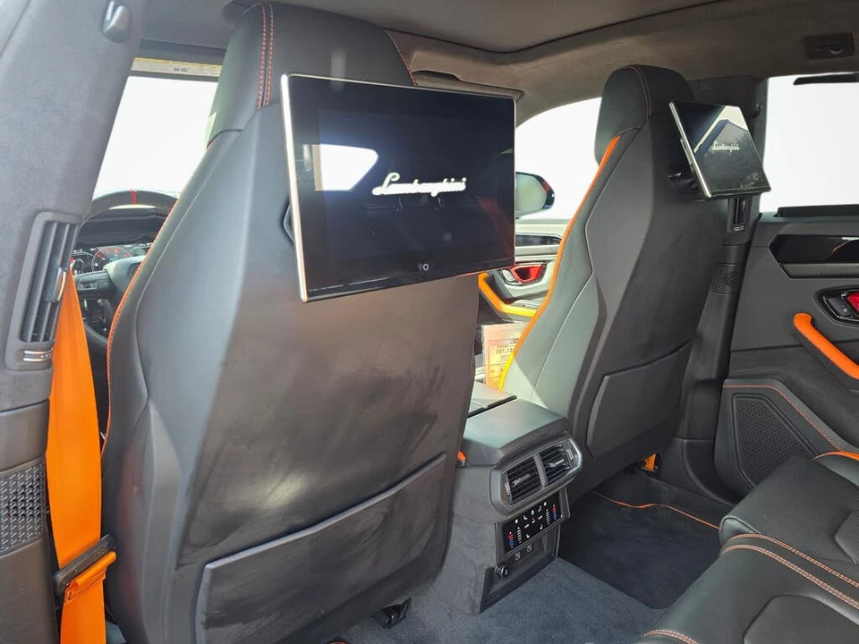 2025 Lamborghini Urus SE - Image 19 of 31