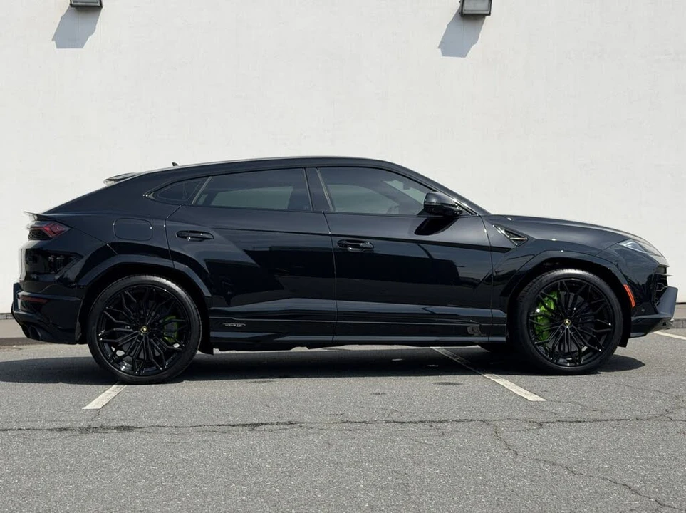 2025 Lamborghini Urus SE - Image 8 of 31