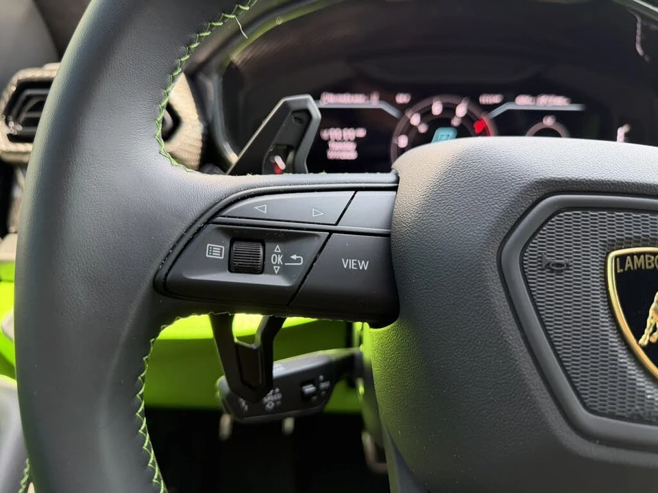 2025 Lamborghini Urus SE - Image 22 of 31