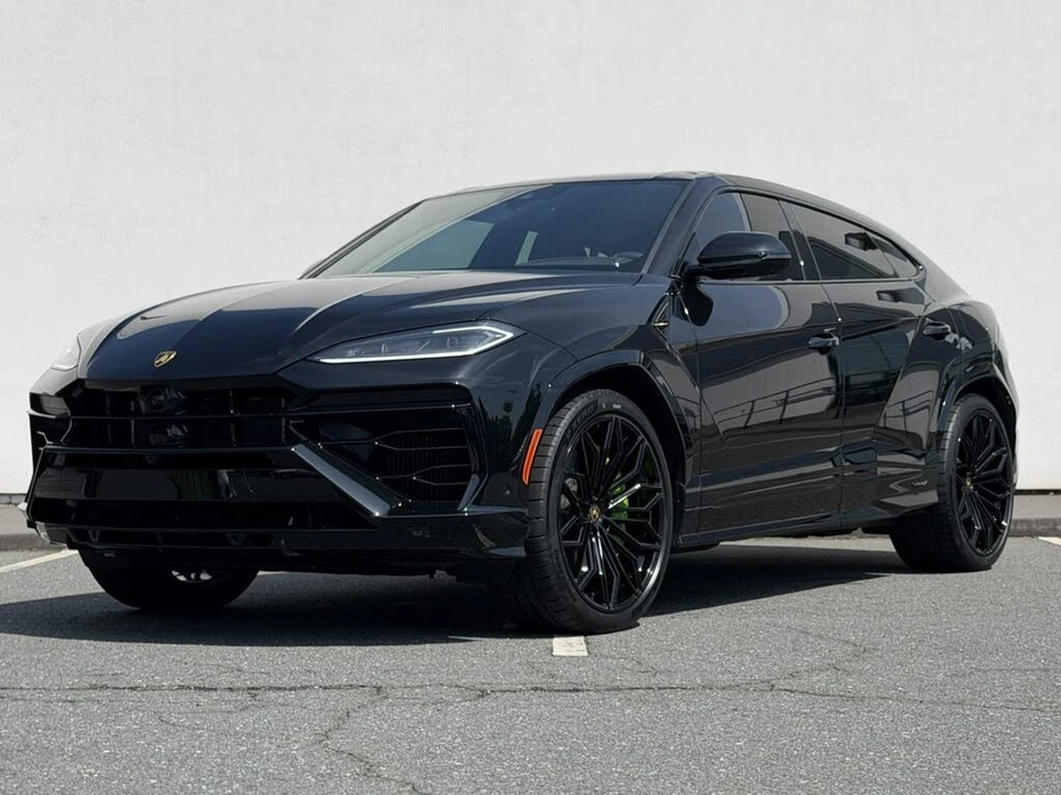 2025 Lamborghini Urus SE - Image 3 of 31