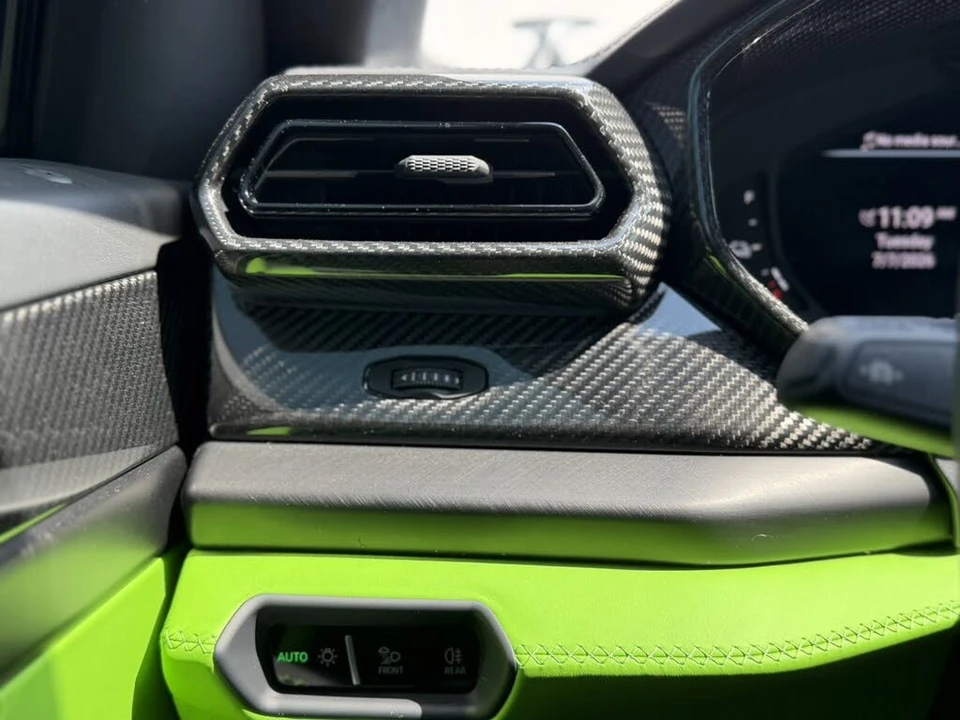 2025 Lamborghini Urus SE - Image 12 of 31
