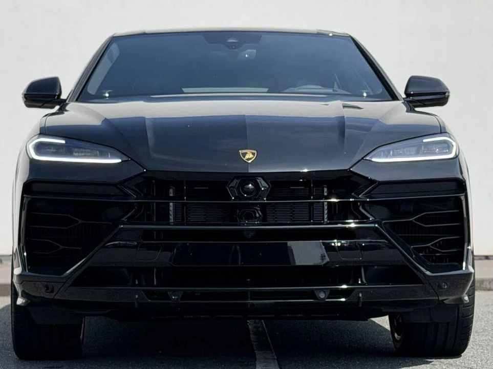 2025 Lamborghini Urus SE - Image 2 of 31