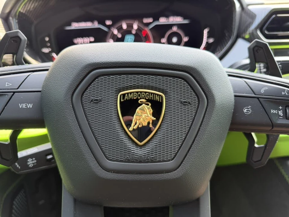 2025 Lamborghini Urus SE - Image 21 of 31