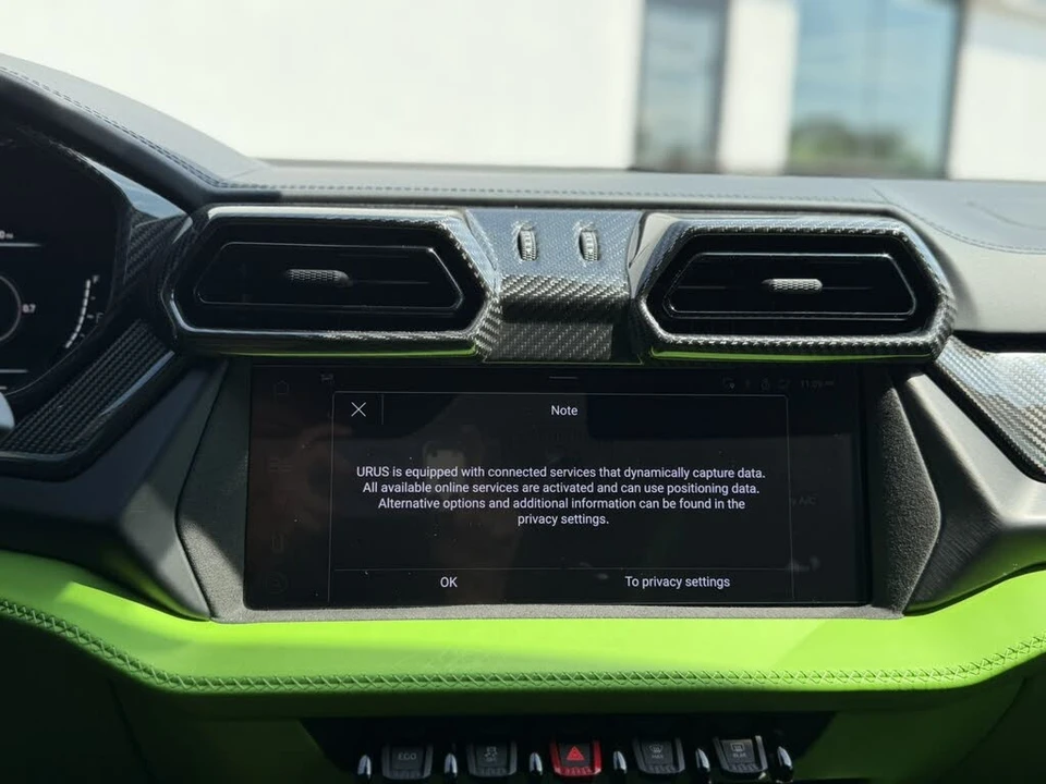 2025 Lamborghini Urus SE - Image 10 of 31