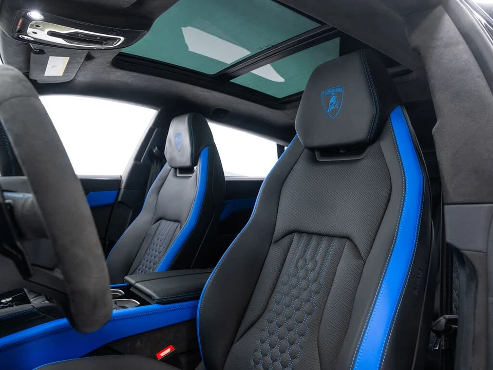 2025 Lamborghini Urus SE - Image 15 of 31
