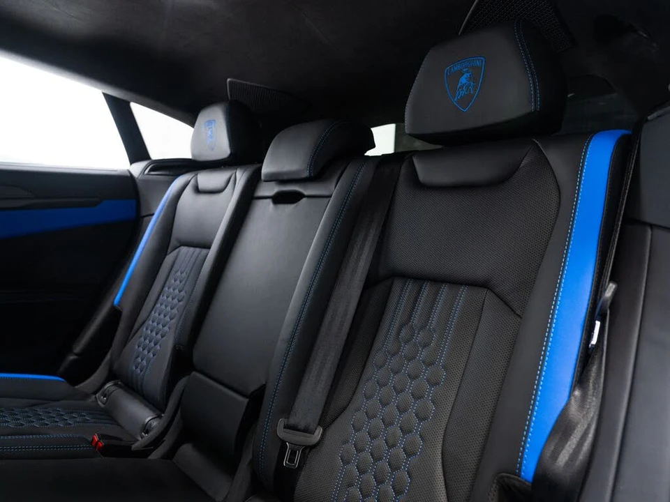 2025 Lamborghini Urus SE - Image 27 of 31