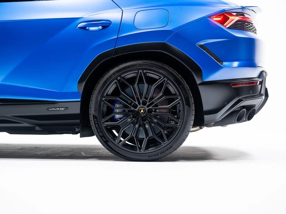 2025 Lamborghini Urus SE - Image 9 of 31