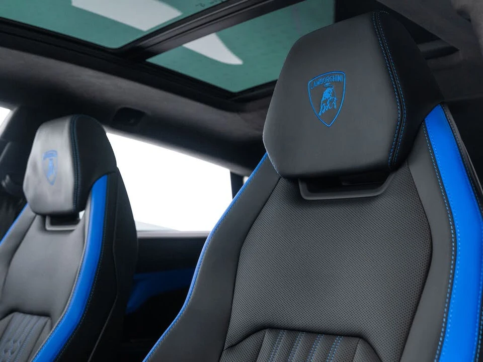 2025 Lamborghini Urus SE - Image 16 of 31