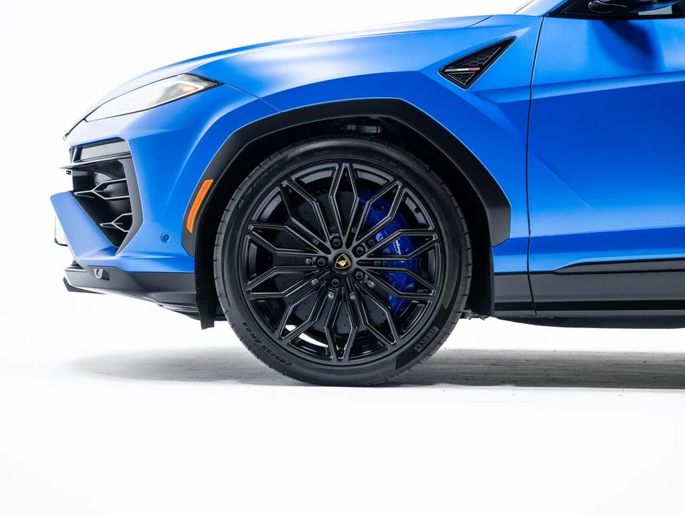 2025 Lamborghini Urus SE - Image 8 of 31