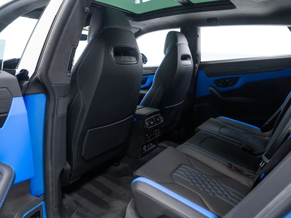 2025 Lamborghini Urus SE - Image 24 of 31
