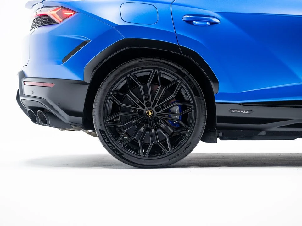 2025 Lamborghini Urus SE - Image 10 of 31