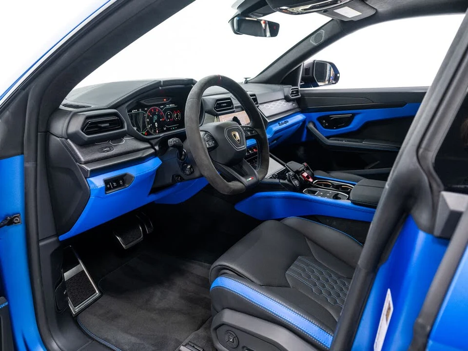 2025 Lamborghini Urus SE - Image 12 of 31