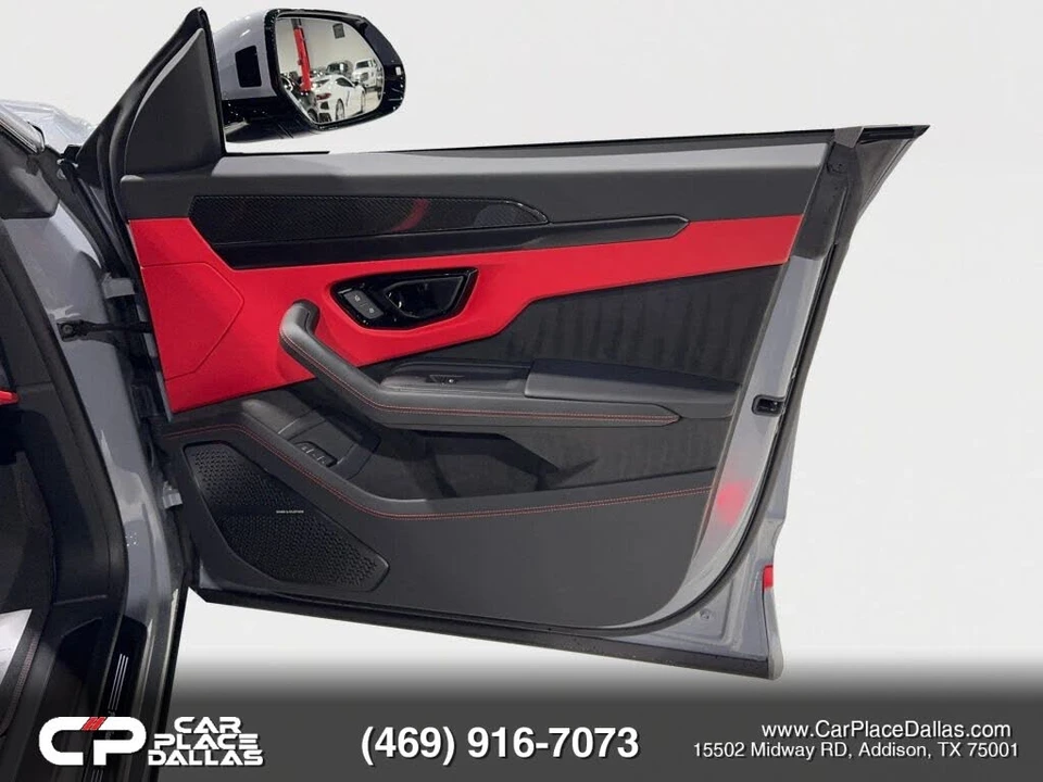 2025 Lamborghini Urus SE - Image 26 of 31