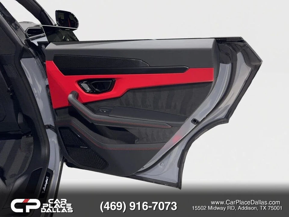 2025 Lamborghini Urus SE - Image 30 of 31