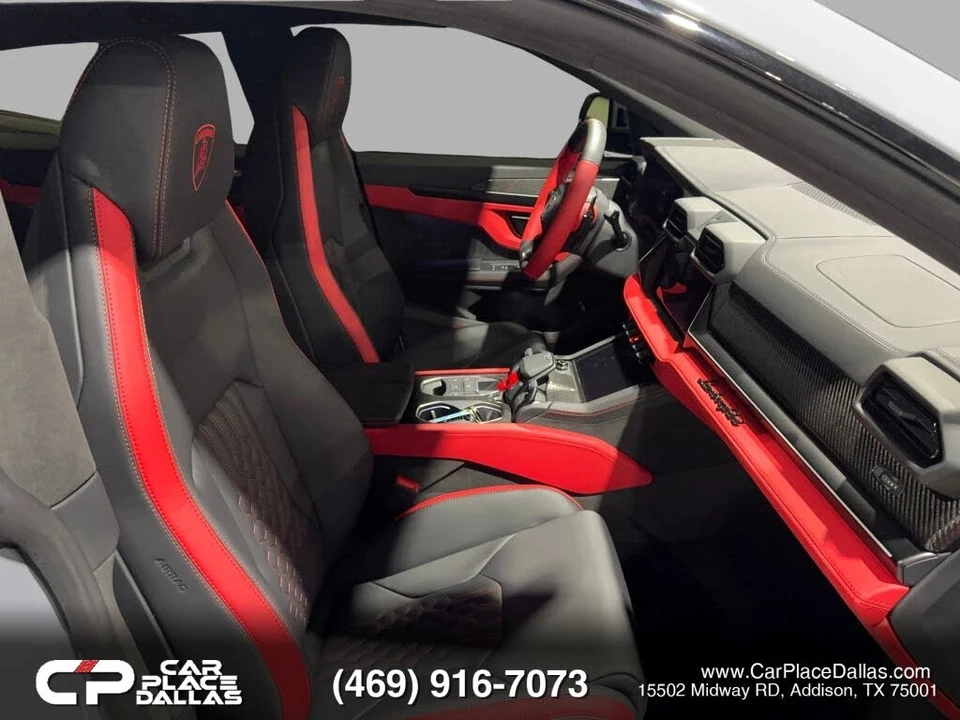 2025 Lamborghini Urus SE - Image 28 of 31