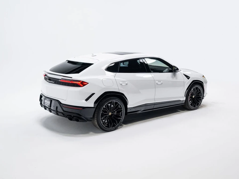 2025 Lamborghini Urus SE - Image 5 of 31