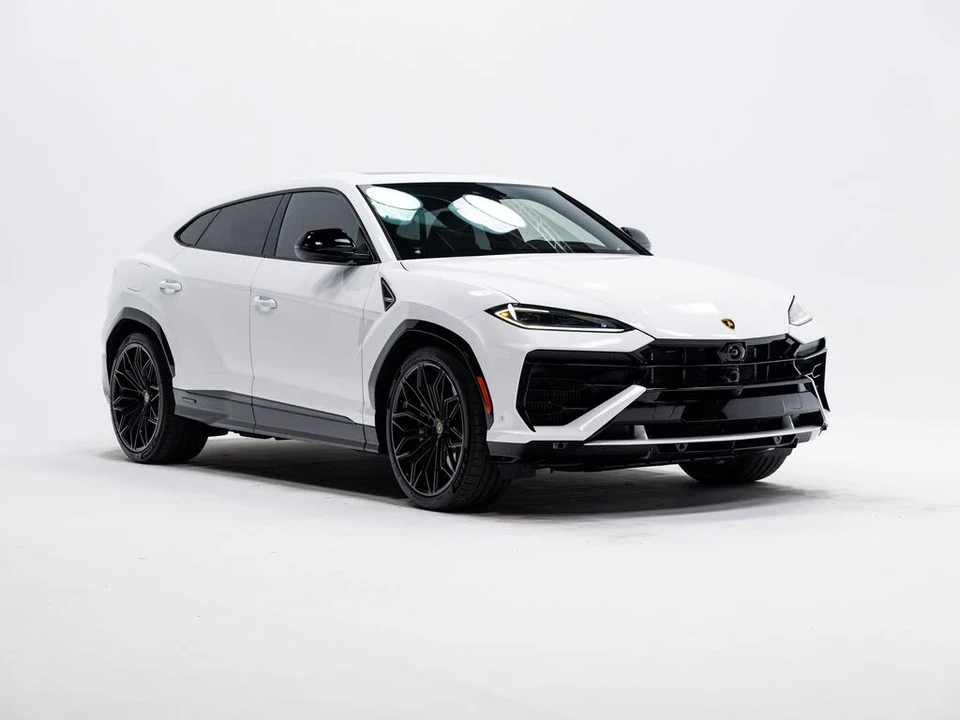 2025 Lamborghini Urus SE - Image 7 of 31