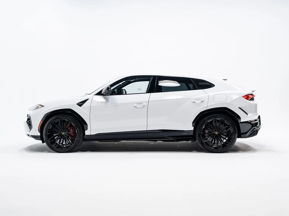 2025 Lamborghini Urus SE - Image 2 of 31
