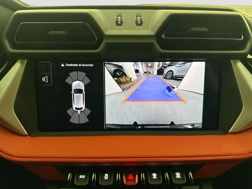 2025 Lamborghini Urus SE - Image 14 of 31