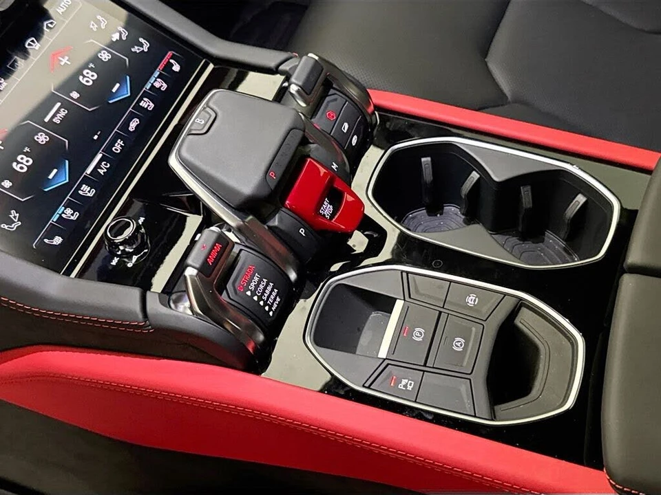 2025 Lamborghini Urus SE - Image 17 of 31