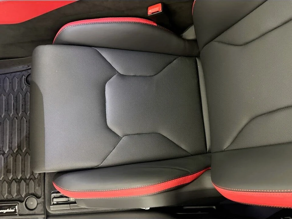 2025 Lamborghini Urus SE - Image 20 of 31