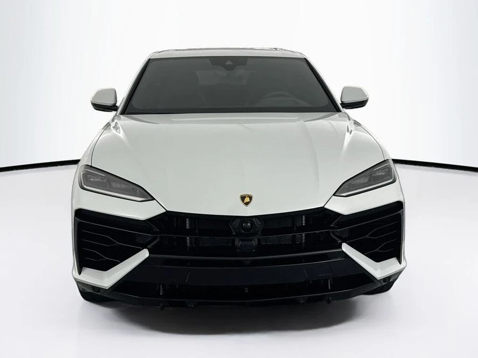 2025 Lamborghini Urus SE - Image 2 of 31