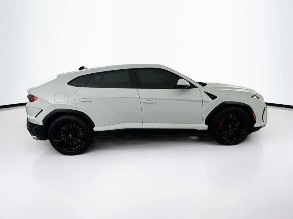 2025 Lamborghini Urus SE - Image 4 of 31