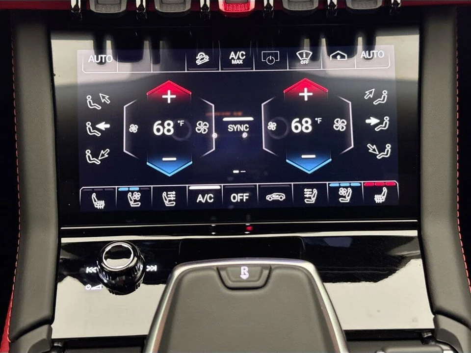 2025 Lamborghini Urus SE - Image 16 of 31