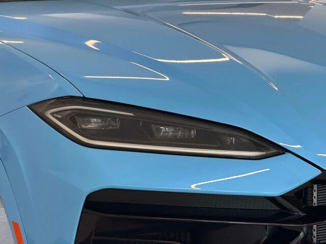 2025 Lamborghini Urus SE - Image 9 of 31