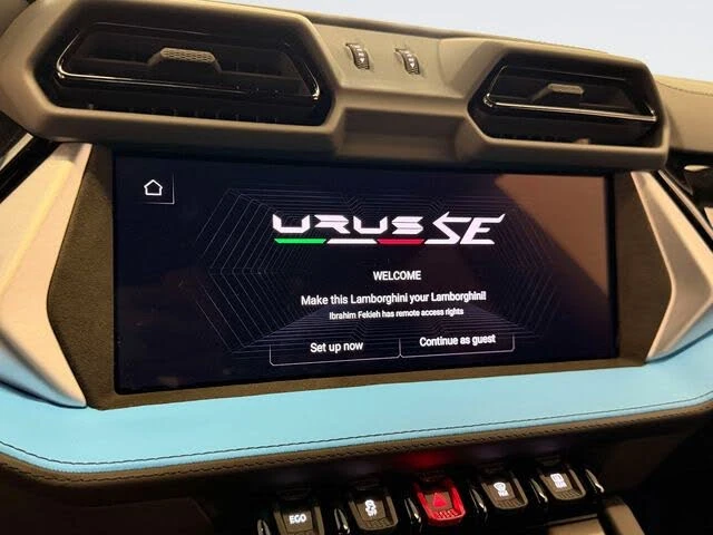 2025 Lamborghini Urus SE - Image 28 of 31