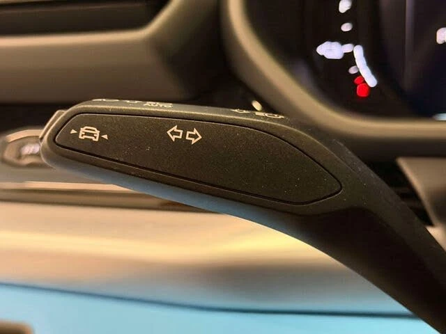 2025 Lamborghini Urus SE - Image 24 of 31