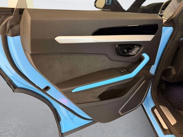 2025 Lamborghini Urus SE - Image 11 of 31