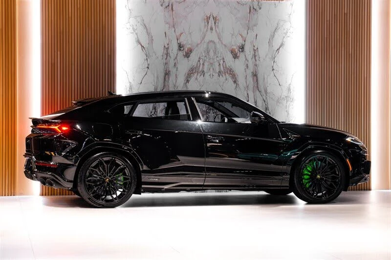 2025 Lamborghini Urus SE - Image 5 of 14