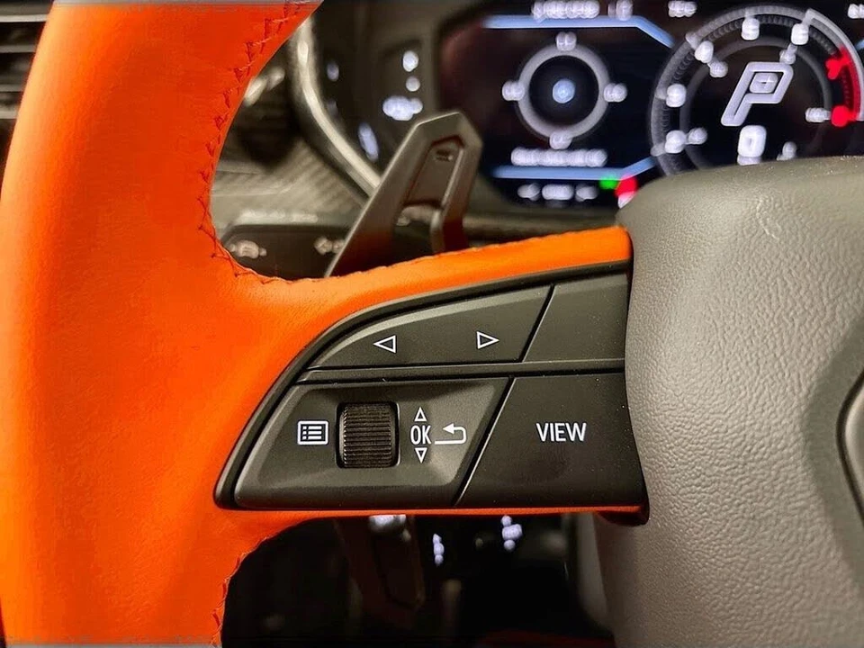 2025 Lamborghini Urus SE - Image 15 of 31