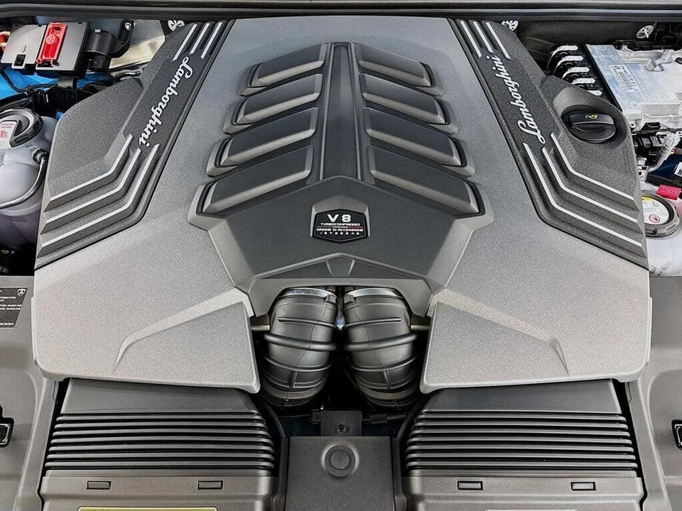 2025 Lamborghini Urus SE - Image 31 of 31