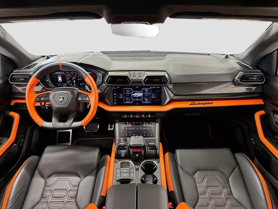 2025 Lamborghini Urus SE - Image 9 of 31