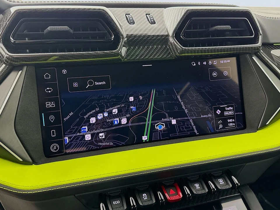 2025 Lamborghini Urus SE - Image 27 of 31