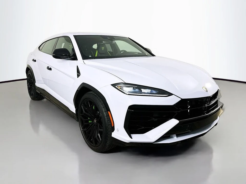 2025 Lamborghini Urus SE - Image 3 of 31