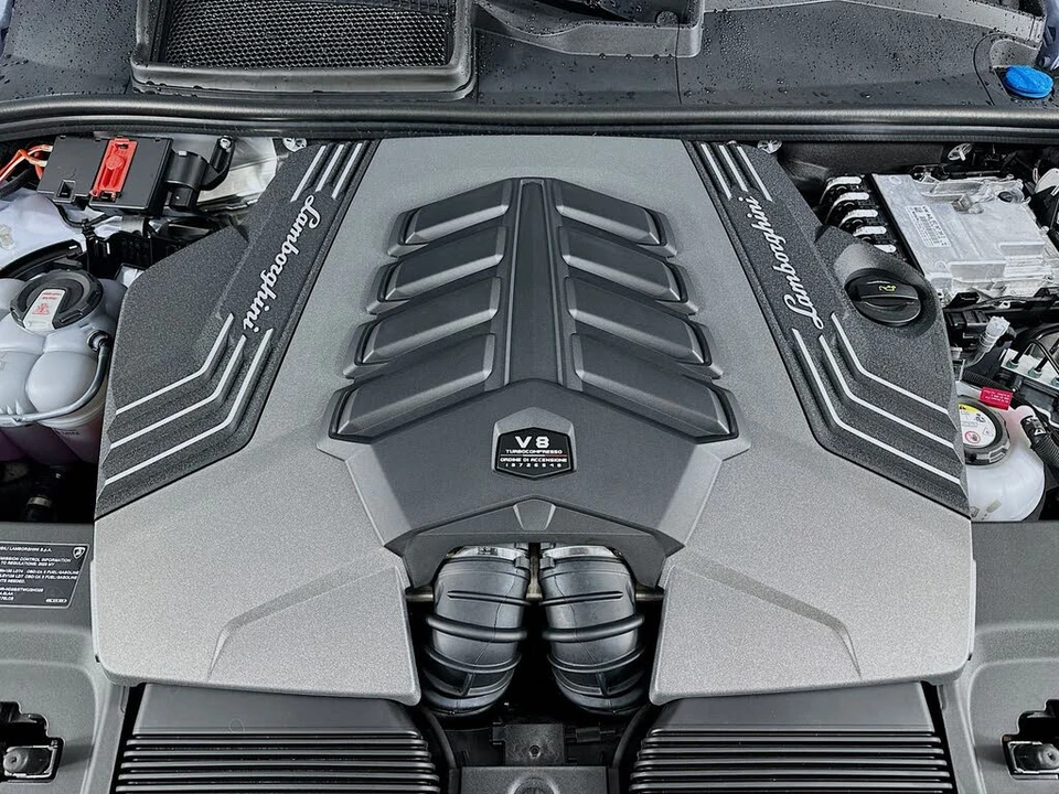 2025 Lamborghini Urus SE - Image 14 of 31