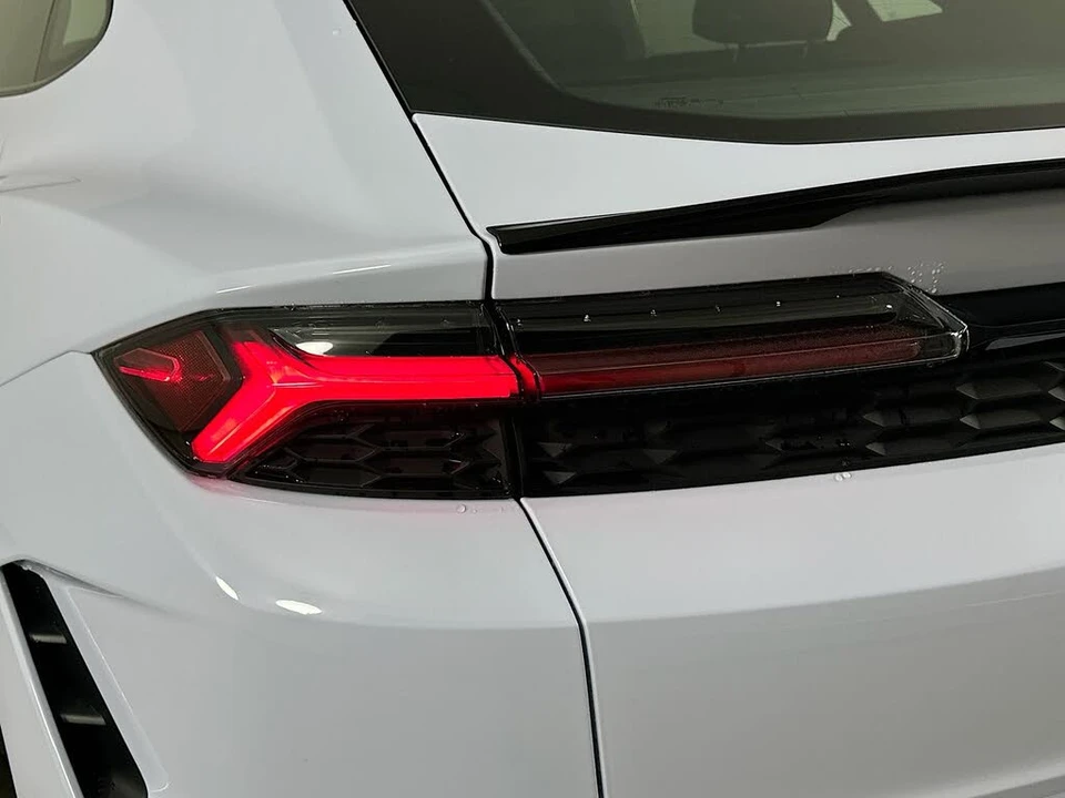 2025 Lamborghini Urus SE - Image 13 of 31