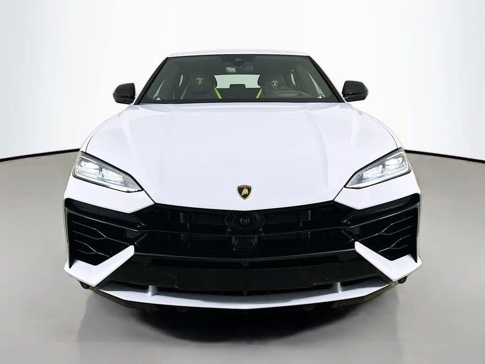 2025 Lamborghini Urus SE - Image 2 of 31