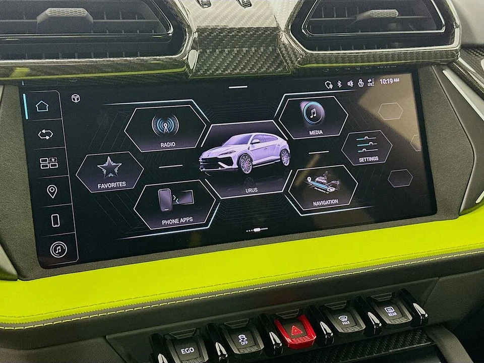 2025 Lamborghini Urus SE - Image 25 of 31
