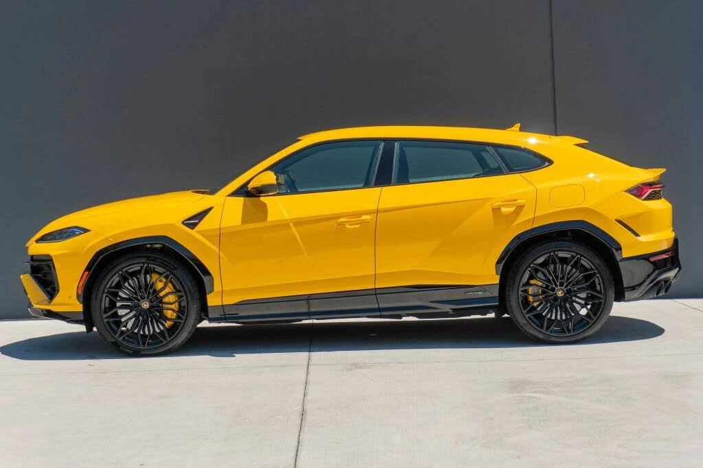 2025 Lamborghini Urus SE - Image 3 of 31