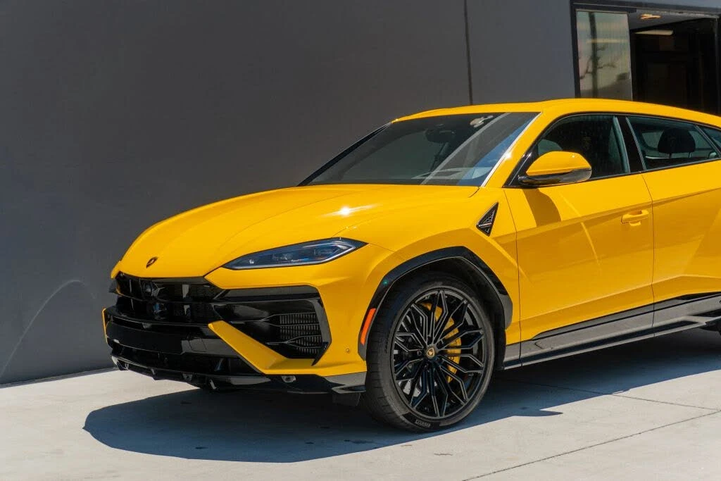 2025 Lamborghini Urus SE - Image 22 of 31