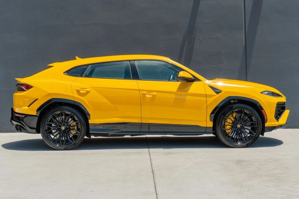 2025 Lamborghini Urus SE - Image 7 of 31