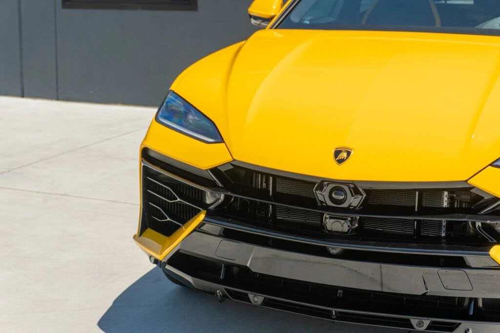 2025 Lamborghini Urus SE - Image 30 of 31